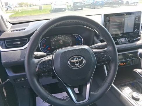 Used 2020 Toyota RAV4 Limited w/ Limited Grade Weather Package AWD/4WD image 17