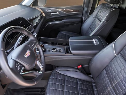 Used 2024 Cadillac Escalade Sport Platinum w/ Heavy-Duty Trailer Package image 9