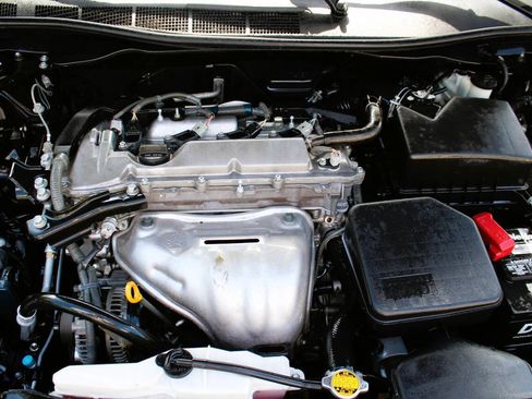 Used 2012 Toyota Camry LE FWD image 12