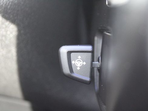 Used 2025 BMW X5 xDrive40i AWD/4WD image 33