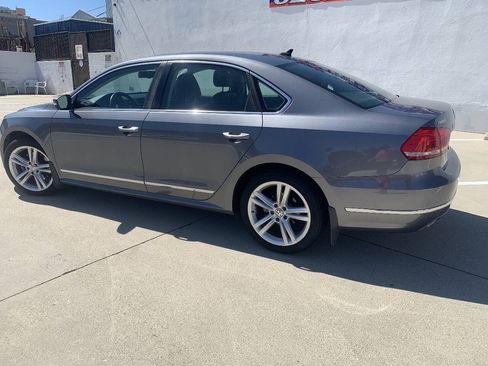 Used 2014 Volkswagen Passat TDI SEL Premium FWD image 11