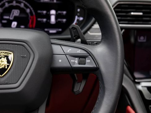 Used 2023 Lamborghini Urus S image 37