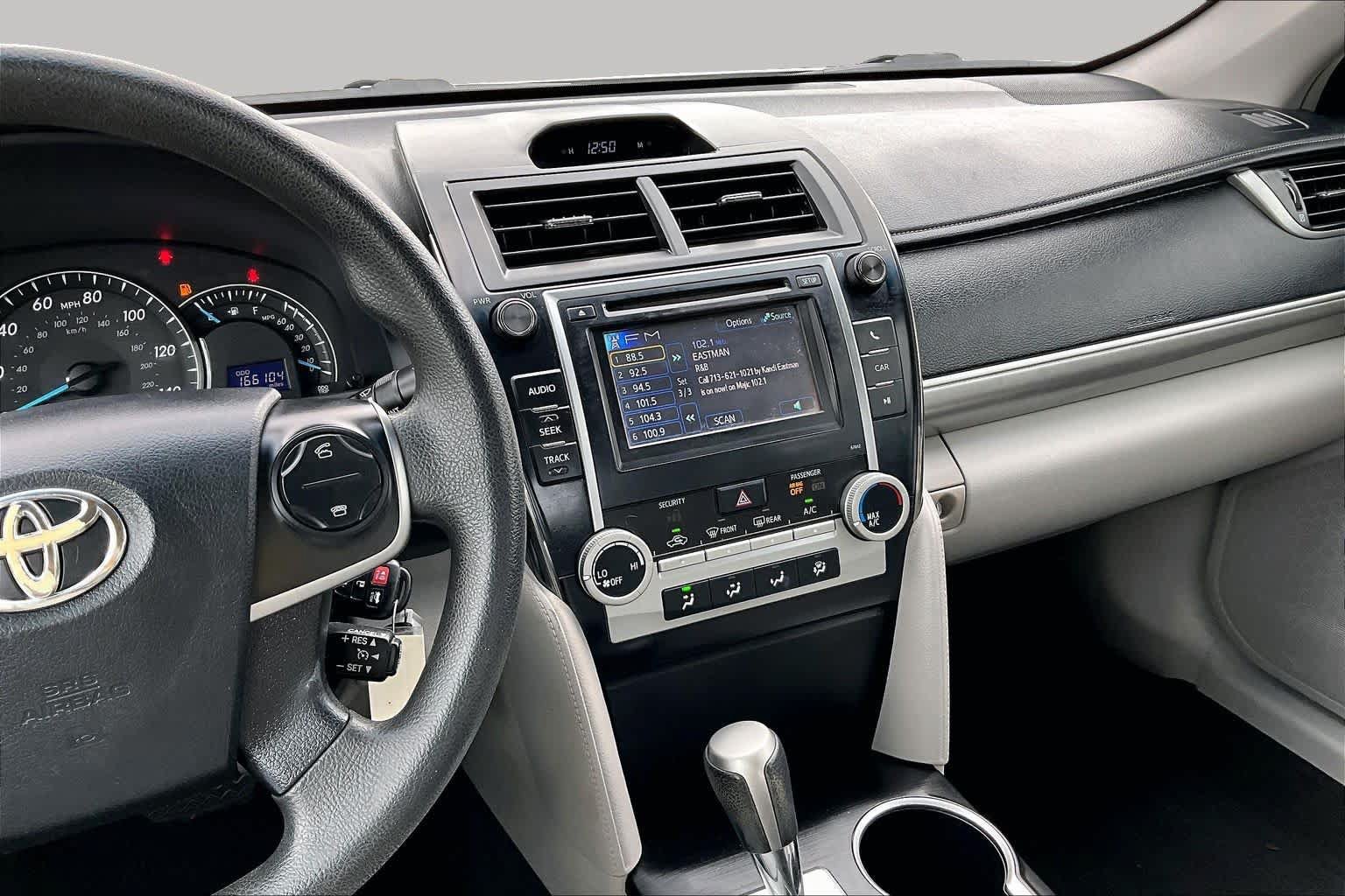Used 2012 Toyota Camry LE FWD image 6