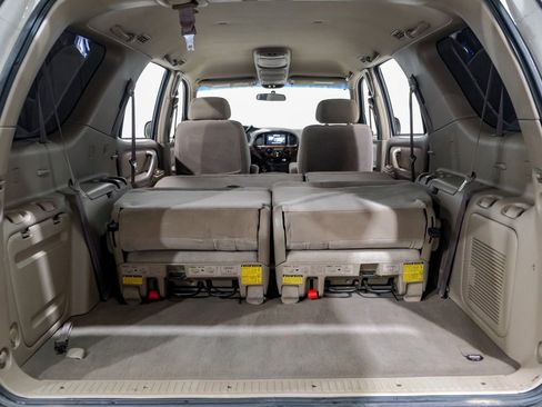Used 2004 Toyota Sequoia SR5 image 61