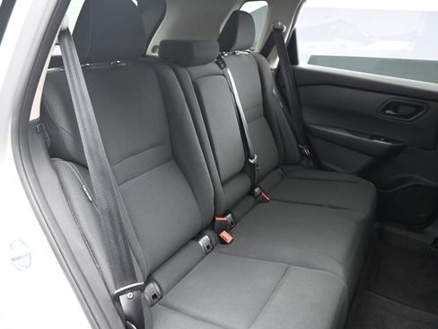 Used 2025 Nissan Rogue S image 13