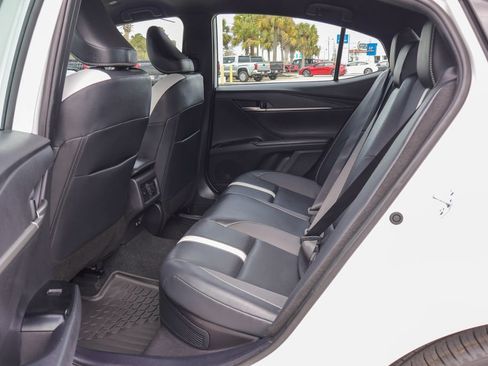 Used 2025 Toyota Camry SE FWD image 10