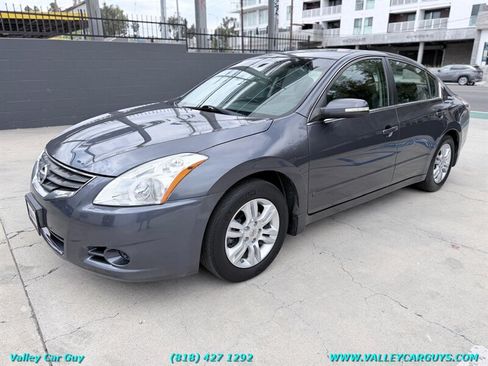Used 2010 Nissan Altima 2.5 SL w/ SL Pkg FWD image 1