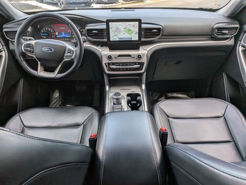 Used 2021 Ford Explorer XLT w/ Equipment Group 202A image 24