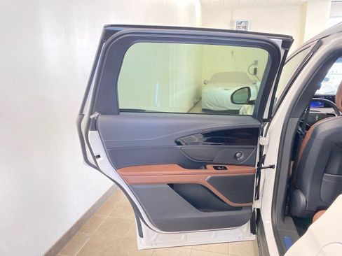 New 2026 Lincoln Nautilus Reserve AWD/4WD image 8