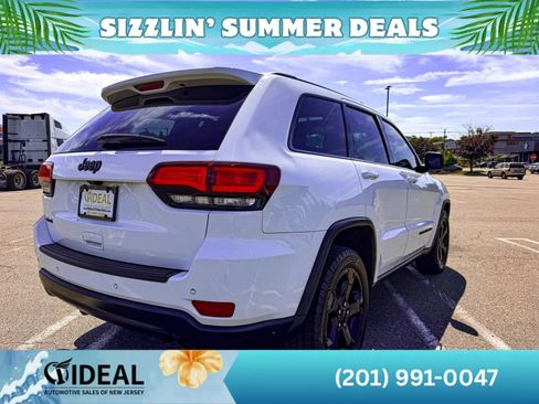 Used 2019 Jeep Grand Cherokee Laredo AWD/4WD image 8