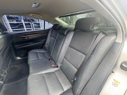 Used 2015 Lexus ES 350 w/ Luxury Pkg & Navigation w/ Luxury Package FWD image 13