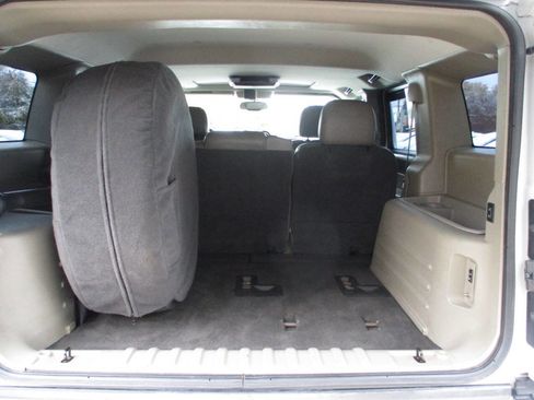 Used 2004 HUMMER H2 w/ Preferred Equipment Group image 7