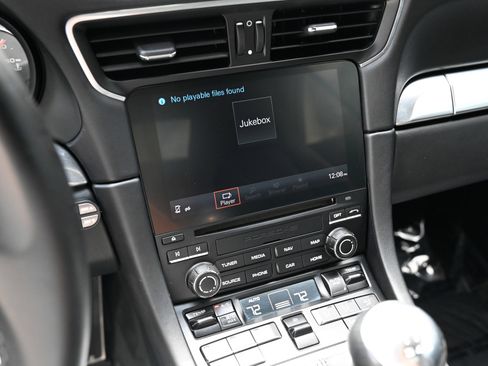 Used 2019 Porsche 911 Cabriolet image 30