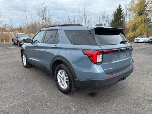 Used 2026 Ford Explorer Active AWD/4WD image 4