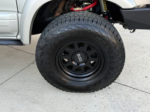 Used 2000 Toyota 4Runner SR5 AWD/4WD image 21