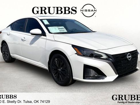 New 2026 Nissan Altima 2.5 SV w/ SV Special Edition Package AWD/4WD image 1