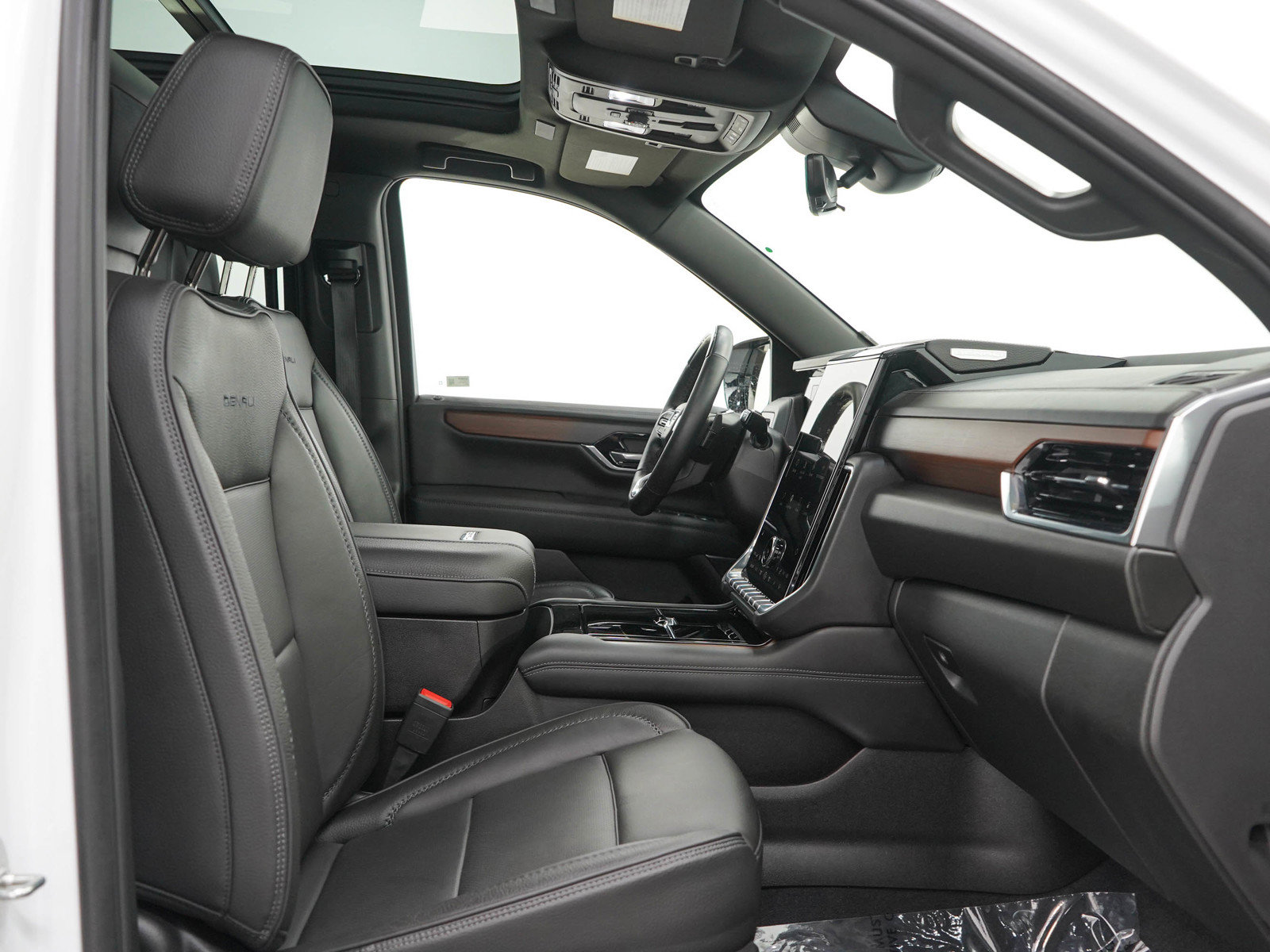 Used 2025 GMC Yukon Denali w/ Denali Reserve Package AWD/4WD image 13