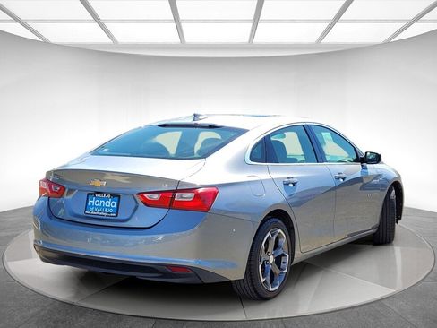 Used 2023 Chevrolet Malibu LT image 3