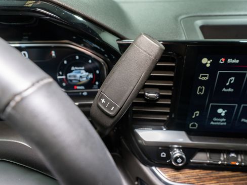 Used 2024 GMC Sierra 1500 SLE w/ Preferred Package image 26