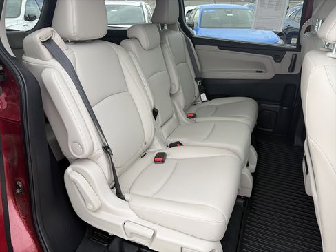 Certified 2025 Honda Odyssey EX-L image 15