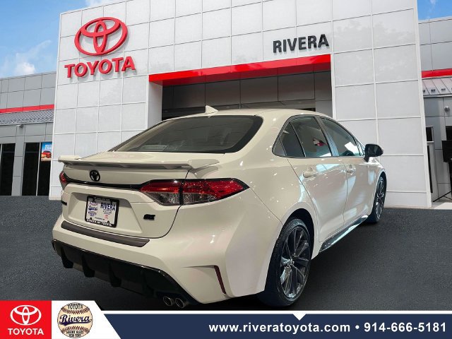 Used 2024 Toyota Corolla SE w/ SE Premium Package FWD image 6