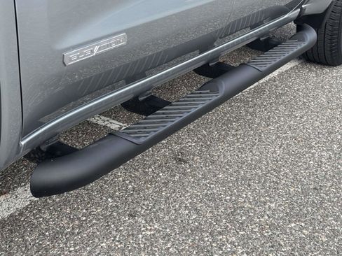 Used 2025 GMC Sierra 1500 Elevation image 8