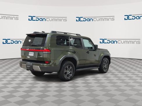 Used 2024 Lexus GX 550 AWD/4WD image 8
