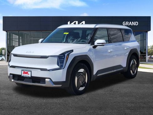 New 2026 Kia EV9 Wind AWD/4WD image 4