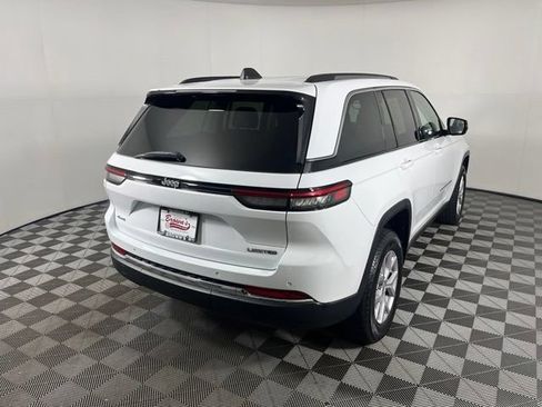Used 2022 Jeep Grand Cherokee Limited AWD/4WD image 7