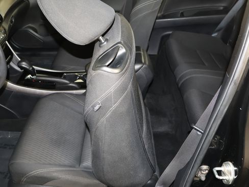 Used 2017 Honda Accord EX image 41