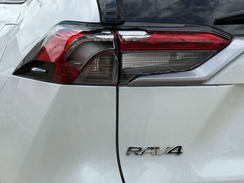 Used 2022 Toyota RAV4 XSE AWD/4WD image 6