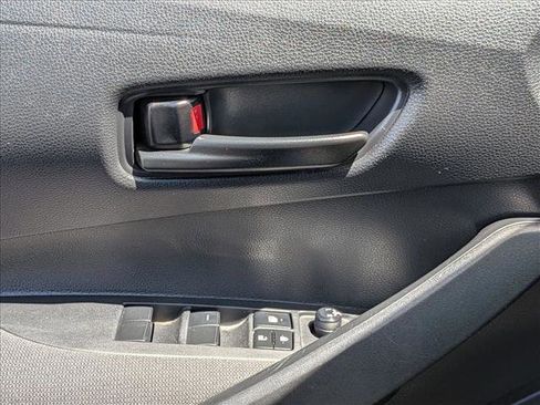 Used 2023 Toyota Corolla LE FWD image 10