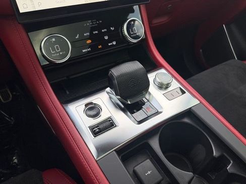 Used 2021 Jaguar F-PACE SVR AWD/4WD image 24