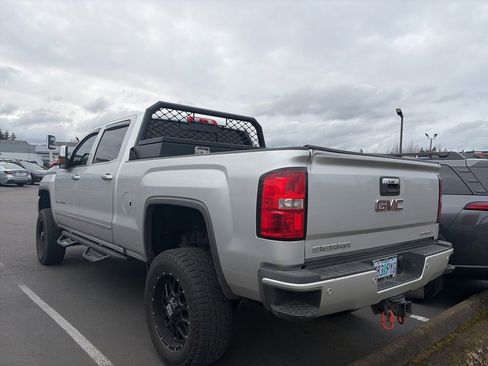 Used 2018 GMC Sierra 3500 Denali w/ Duramax Plus Package image 4