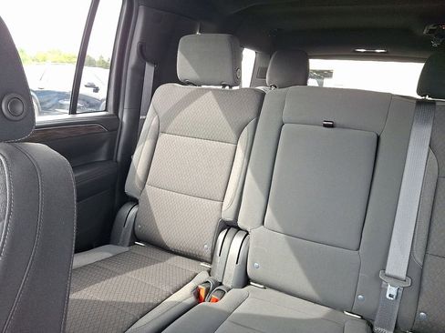 Used 2021 Chevrolet Suburban LS image 19