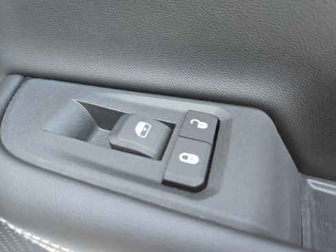 New 2025 Jeep Grand Cherokee Altitude image 53