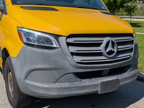 Used 2021 Mercedes-Benz Sprinter 2500 w/ Acoustic Package image 10
