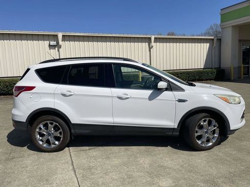 Used 2014 Ford Escape SE w/ Equipment Group 201A image 2