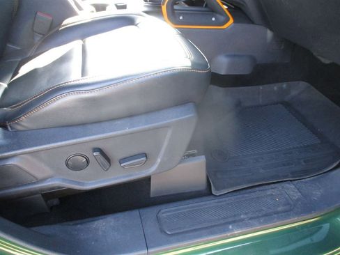 Used 2022 Ford Bronco Badlands image 8