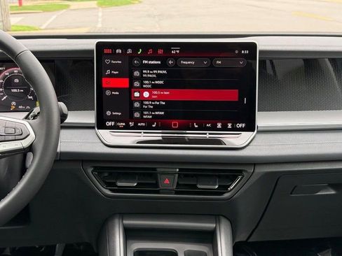 New 2026 Volkswagen Tiguan SE AWD/4WD image 8
