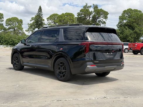 Used 2026 Kia Carnival SX FWD image 6