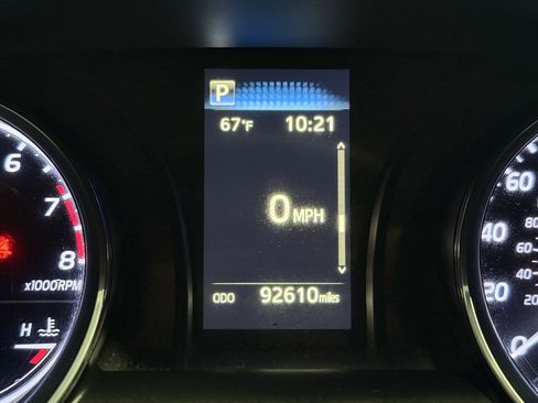 Used 2019 Toyota Camry SE image 30