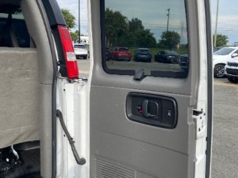 Used 2023 Chevrolet Express 3500 LS RWD image 10