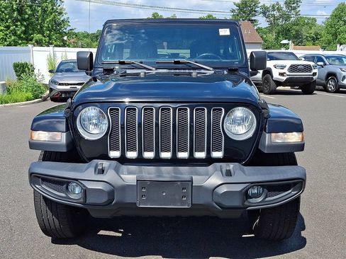 Used 2018 Jeep Wrangler Unlimited Sahara w/ Dual Top Group AWD/4WD image 2