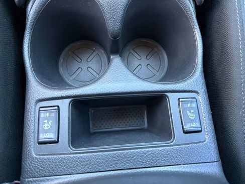 Used 2018 Nissan Rogue SV image 38