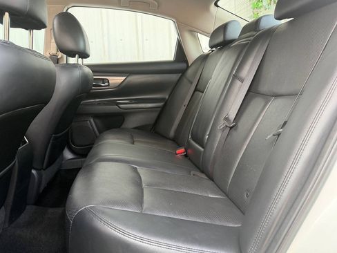 Used 2015 Nissan Altima 3.5 SL FWD image 21