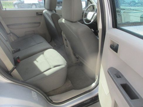 Used 2011 Ford Escape XLS w/ 101A Rapid Spec Order Code image 21