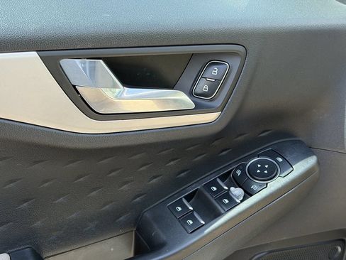 Used 2020 Ford Escape SE FWD image 7