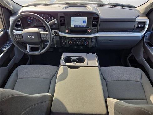 Used 2025 Ford F250 XLT image 11