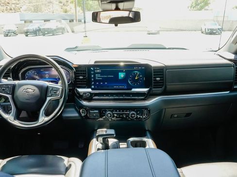 Used 2023 Chevrolet Silverado 1500 LT Trail Boss w/ Convenience Package II AWD/4WD image 15